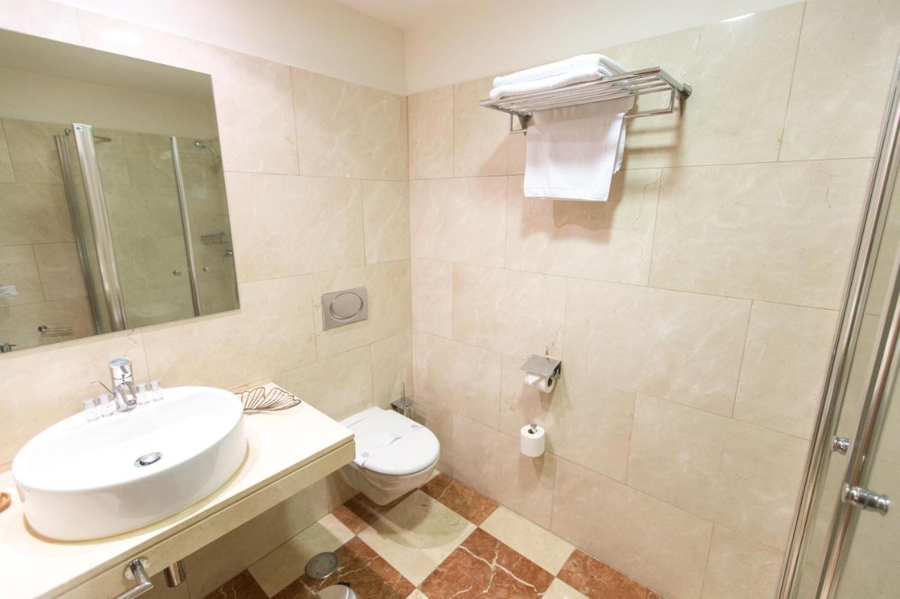 Hotel Garelos Betanzos Bagian luar foto
