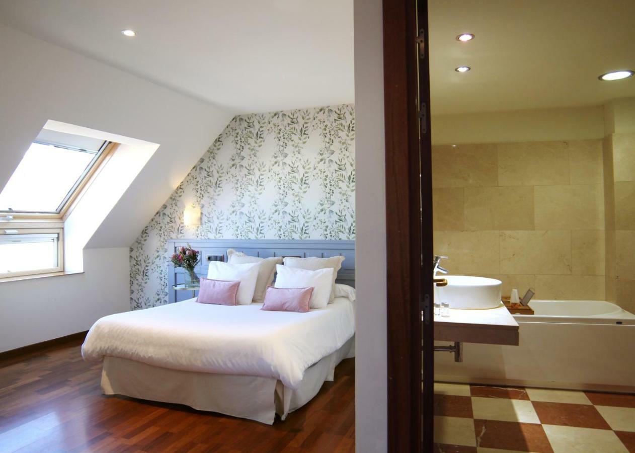 Hotel Garelos Betanzos Bagian luar foto